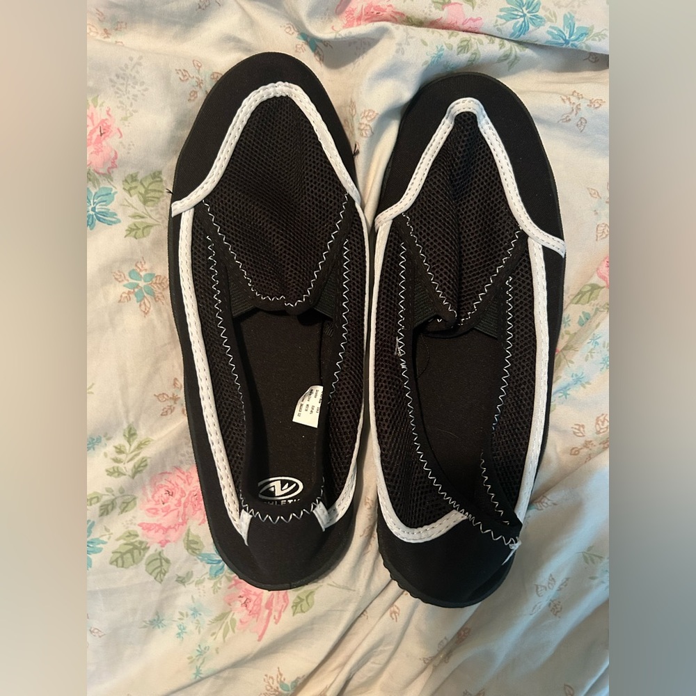 swim shoes
